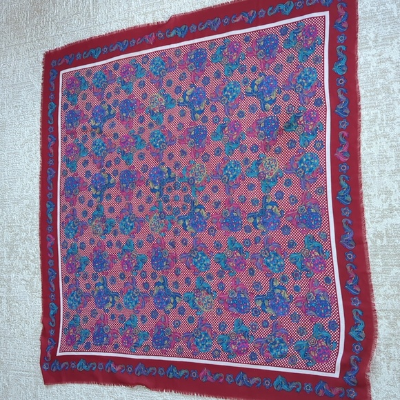 Betmar Soft Square Floral Oversized Fringed Scarf Wrap Red Blue 46.5" x 46.5" - Picture 10 of 15